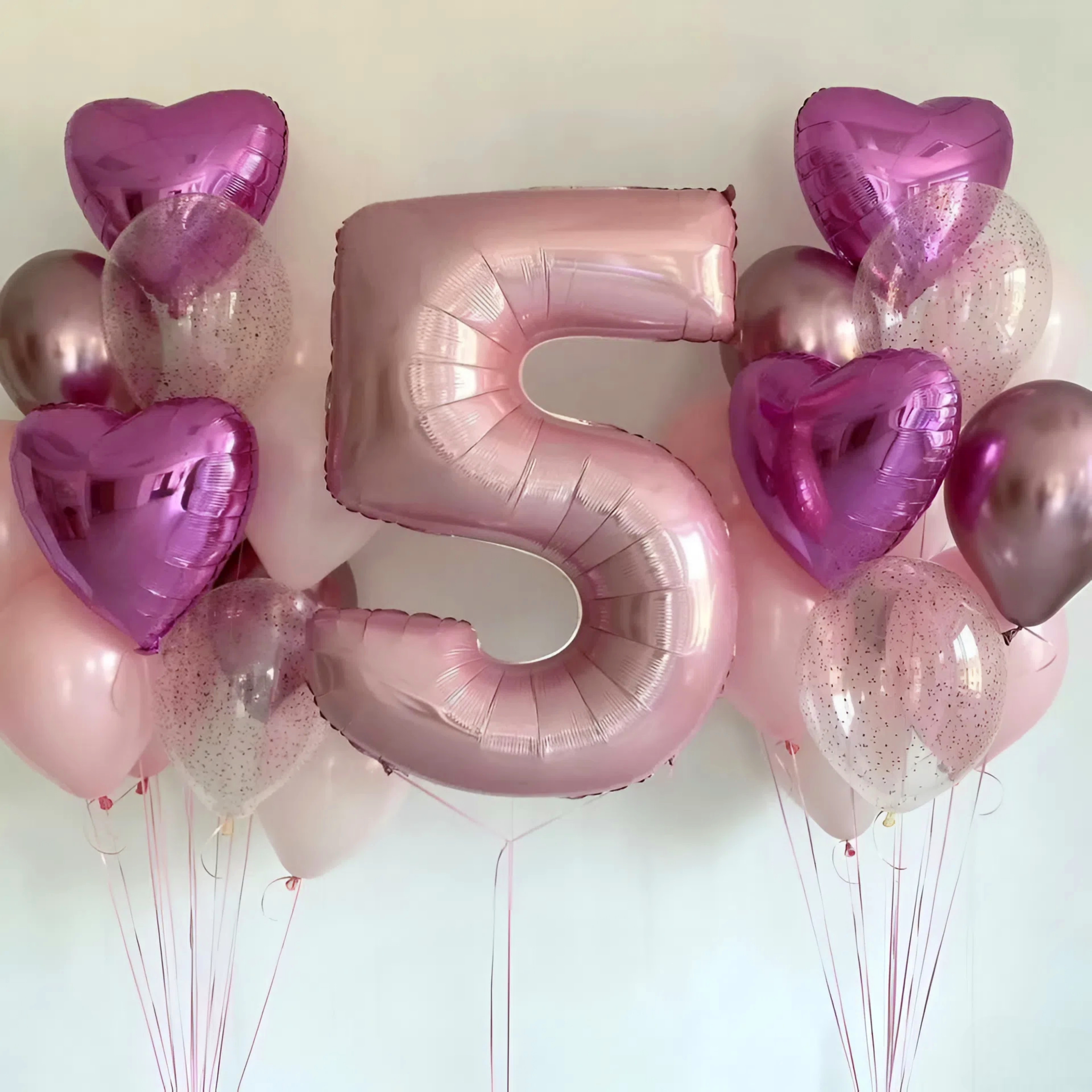 Композиция на 5 лет для девочки с большой розовой цифрой 5, фольгированными сердцами, розовыми шарами и прозрачными шарами с конфетти